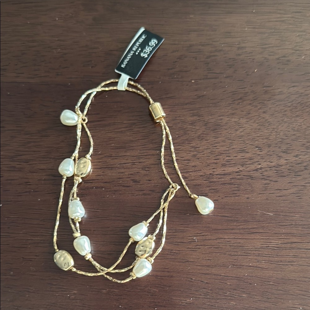Banana Republic Gold and Cream Beaded Bracelet